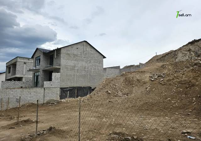 Հողատարածք բնակելի շինությունների համար, Պետրոս Դուրյան Թաղ. 1-ին Փող. Ավանում, 800 քմ