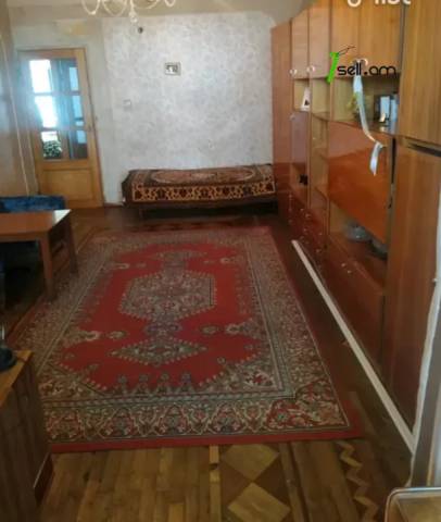 3 սենյականոց բնակարան Գյուլիքևխյան փողոցում, 80 ք.մ., քարե շենք