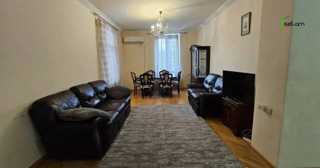 3 սենյականոց բնակարան Մեսրոպ Մաշտոցի պողոտայում, 100 ք.մ., 3/5 հարկ, կապիտալ վերանորոգված, քարե շենք