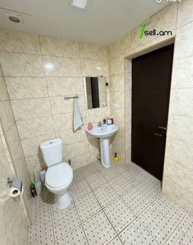 3 սենյականոց բնակարան նորակառույց շենքում Ադոնցի փողոցում, 82 քմ, 2/8 հարկ, 2 սանհանգույց