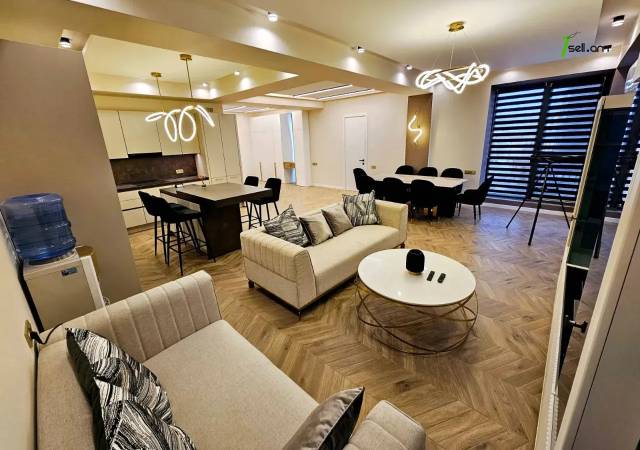 2 սենյականոց բնակարան նորակառույց շենքում Պարոնյանի փողոցում, 89 ք.մ., բարձր առաստաղներ, 8/14 հարկ