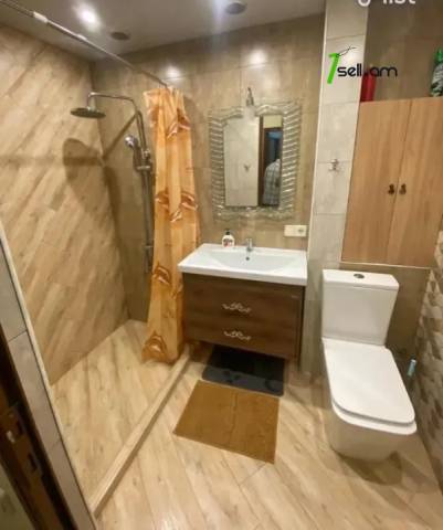 3 սենյականոց բնակարան Ավետիս Ահարոնյան փողոցում, 77 ք.մ., 2/5 հարկ, կապիտալ վերանորոգված, քարե շենք