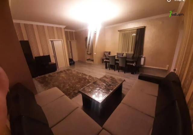 Մեկ հարկանի քարե տուն Սիլիկյան 12-րդ փողոցում Աջափնյակում, 500 ք.մ., 3+ սանհանգույց