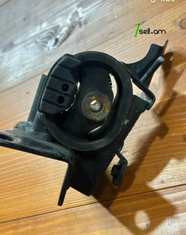 Շարժիչի բարձիկ ձախ / մատոռի պադուշկա ձախ, Toyota Noah / Voxy, 2004թ, Օրիգինալ պահեստամաս