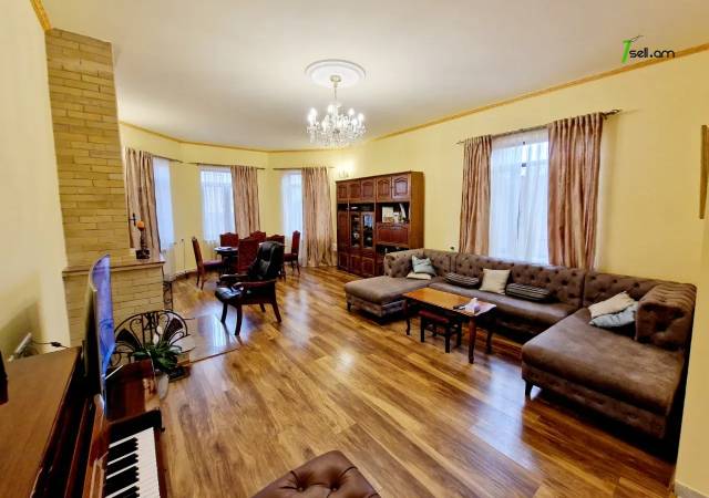 Երկու հարկանի տուն Հրաչյա Աճառյան փողոցում Ավանում, 440 ք.մ., 2 սանհանգույց, կապիտալ վերանորոգված