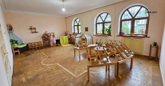 Բազմաֆունկցիոնալ գույք Ազատության պողոտայում Արաբկիրում, 900 քմ