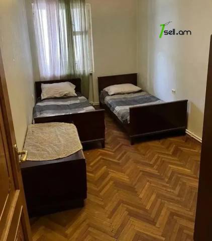 3 սենյականոց բնակարան Կոմիտասի պողոտայում, 99 քմ, 2/9 հարկ, 2 սանհանգույց, մասնակի վերանորոգում