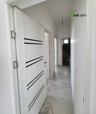 Երկու հարկանի քարե տուն Զովունիում, 500 ք.մ., կապիտալ վերանորոգված