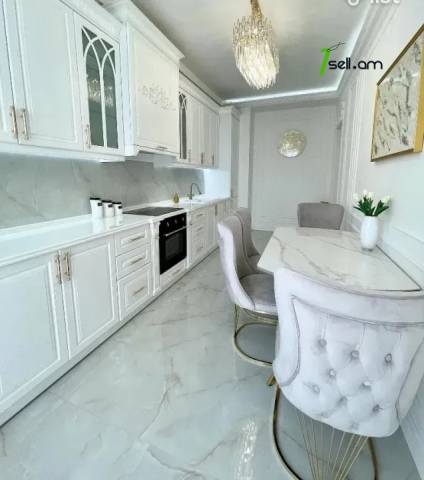 4 սենյականոց բնակարան նորակառույց շենքում Ռոստոմի փողոցում, 165 ք.մ., 3+ սանհանգույց