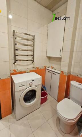 2 սենյականոց բնակարան Մեսրոպ Մաշտոցի պողոտայում, 58 քմ, 3/5 հարկ, եվրովերանորոգված, քարե շենք