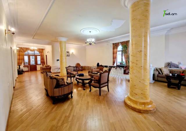 Երկու հարկանի քարե տուն, Դուրյան թաղամաս Ավանում, 2400 ք.մ., 3+ սանհանգույց, մեծ հողամաս