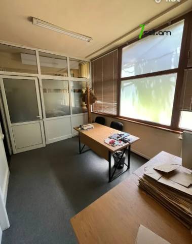 Բազմաֆունկցիոնալ գույք Վարդանանց փողոցում կենտրոնում, 300 քմ