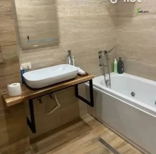 3 սենյականոց բնակարան Կիևյան փողոցում, 110 քմ, նախավերջին հարկ, 2 սանհանգույց, բարձր առաստաղներ