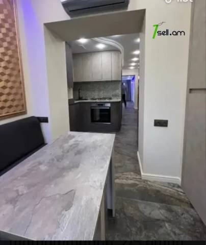 2 սենյականոց բնակարան Կոմիտասի պողոտայում, 56 քմ, 2/5 հարկ, կապիտալ վերանորոգված, քարե շենք