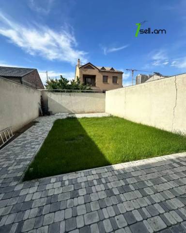 Երկու հարկանի քարե թաունհաուզ Էրեբունու փողոցում Էրեբունիում, 205 քմ, 2 սանհանգույց