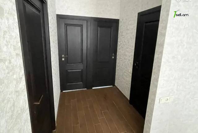 Երկու հարկանի քարե թաունհաուզ, Գ-1 թաղամաս Աջափնյակում, 150 ք.մ., 2 սանհանգույց, եվրովերանորոգված