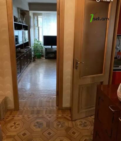 3 սենյականոց բնակարան կենտրոնում, 67 ք.մ., 2/14 հարկ, մասնակի վերանորոգում