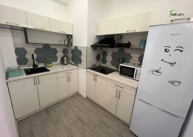 3 սենյականոց բնակարան նորակառույց շենքում Եկմալյան փողոցում, 55 քմ, 8/11 հարկ, բարձր առաստաղներ