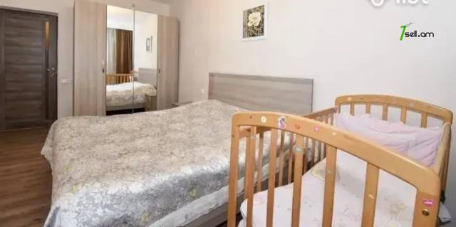 3 սենյականոց բնակարան Կոմիտասի պողոտայում, 75 ք.մ., 2/7 հարկ, 2 սանհանգույց, մի քանի պատշգամբ