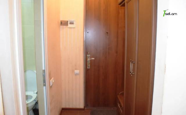 3 սենյականոց բնակարան Միխայիլ Սալտիկով-Շեդրինի փողոցում, 73 ք.մ., եվրովերանորոգված, քարե շենք