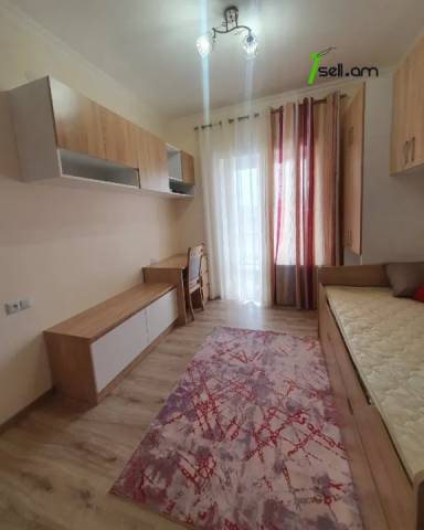 Երկու հարկանի քարե տուն Պարույր Սևակի փողոցում Ավանում, 640 ք.մ., 2 սանհանգույց