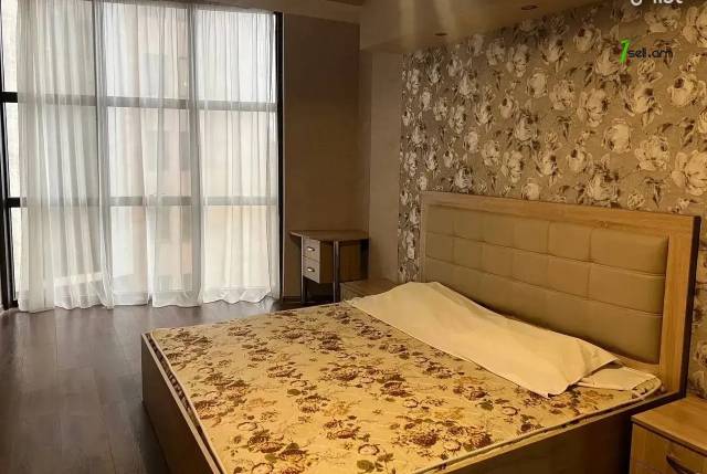 2 սենյականոց բնակարան նորակառույց շենքում Ադոնցի փողոցում, 78 ք.մ., բարձր առաստաղներ, 5/16 հարկ