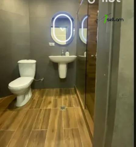 2 սենյականոց բնակարան Կոմիտասի պողոտայում, 42 ք.մ., 3/5 հարկ, կապիտալ վերանորոգված, քարե շենք