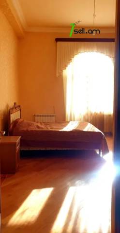 Երկու հարկանի քարե տուն, Աշտարակի խճուղի Աջափնյակում, 2000 ք.մ., 3+ սանհանգույց, մեծ հողամաս