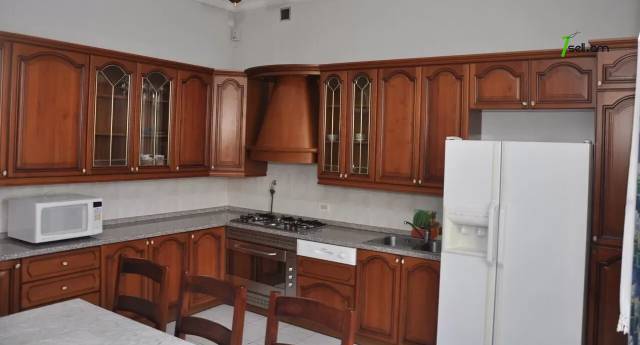 Երեք հարկանի քարե տուն Քեռու փողոցում Արաբկիրում, 610 ք.մ., 3+ սանհանգույց, կապիտալ վերանորոգված