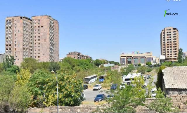 3 սենյականոց բնակարան նորակառույց շենքում Աղբյուր Սերոբի փողոցում, 130 ք.մ., 2 սանհանգույց