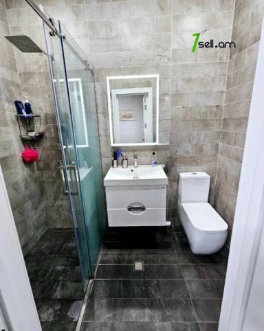 Երեք հարկանի քարե տուն Կիևյան փողոցում Արաբկիրում, 500 ք.մ., 3+ սանհանգույց, կապիտալ վերանորոգված