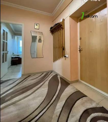 3 սենյականոց բնակարան Էզրաս Հասրաթյան փողոցում, 60 քմ, նախավերջին հարկ, կոսմետիկ վերանորոգում