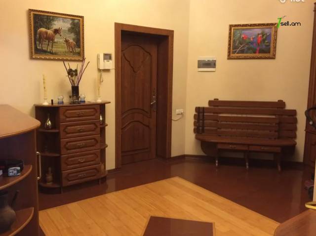 4 սենյականոց բնակարան նորակառույց շենքում Տերյան փողոցում, 193 քմ, 7/9 հարկ, 2 սանհանգույց