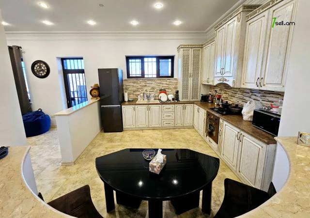 Երկու հարկանի քարե տուն, Աշտարակի խճուղի Աշտարակում, 1400 ք.մ., 2 սանհանգույց, կապիտալ վերանորոգված