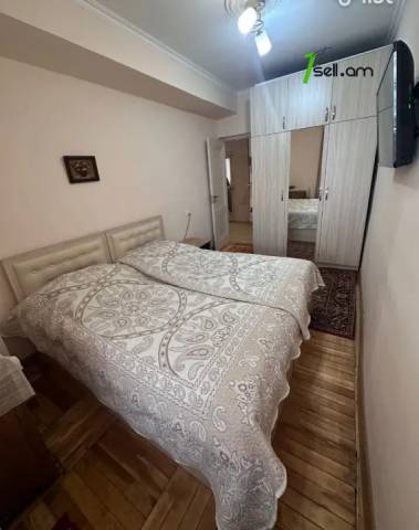 3 սենյականոց բնակարան, Ավան-Առինջ 1-ին միկրոշրջան, 82 քմ, նախավերջին հարկ, եվրովերանորոգված