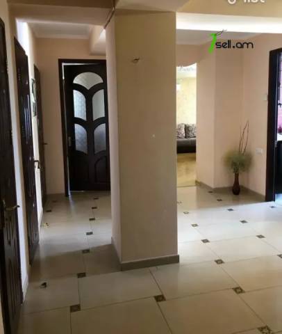 3 սենյականոց բնակարան Զորավար Անդրանիկի փողոցում, 96 ք.մ., 12/14 հարկ, կապիտալ վերանորոգված