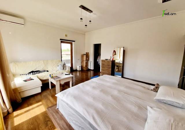 Երկու հարկանի քարե տուն Բագրևանդի փողոցում Նոր Նորքում, 600 ք.մ., 3+ սանհանգույց