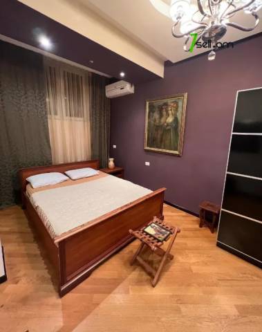 4 սենյականոց բնակարան Լեռ Կամսարի փողոցում, 107 ք.մ., 2 սանհանգույց, բարձր առաստաղներ, 2/9 հարկ