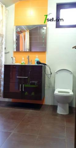 Երկու հարկանի քարե տուն, Սիրող Սրտեր բնակելի թաղամաս Նոր Նորքում, 300 ք.մ., 2 սանհանգույց