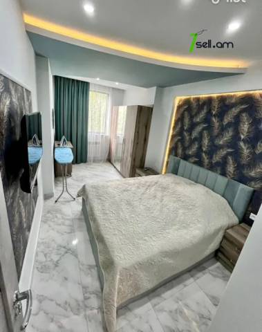 3 սենյականոց բնակարան Եզնիկ Կողբացու փողոցում, 75 ք.մ., 4/9 հարկ, կապիտալ վերանորոգված