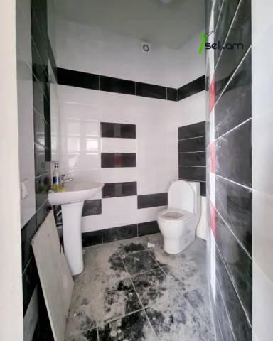 Բազմաֆունկցիոնալ գույք Ռուբինյանց փողոցում Քանաքեռ Զեյթունում, 1200 քմ