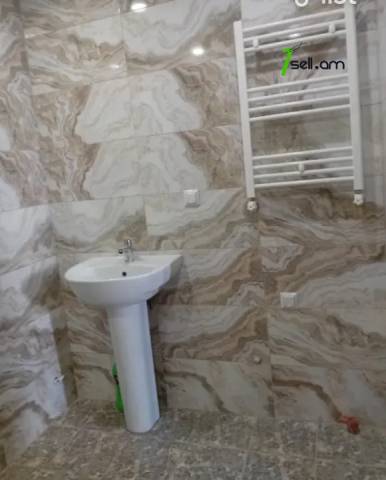 2 սենյականոց բնակարան նորակառույց շենքում Ադոնցի փողոցում, 56 ք.մ., բարձր առաստաղներ