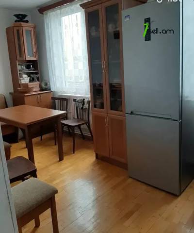 3 սենյականոց բնակարան Զաքարիա Քանաքեռցու փողոցում, 81 ք.մ., կոսմետիկ վերանորոգում, քարե շենք