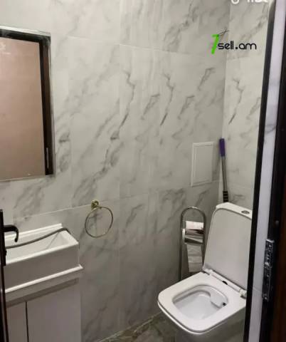 3 սենյականոց բնակարան նորակառույց շենքում Նաիրի Զարյան փողոցում, 135 ք.մ., 2 սանհանգույց