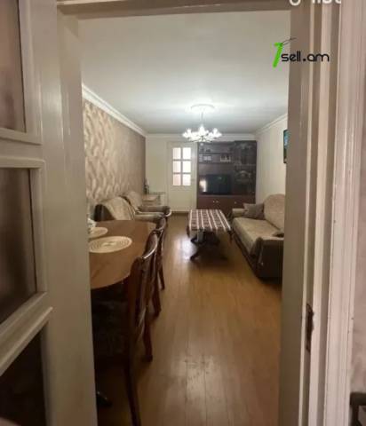 4 սենյականոց բնակարան Լվովյան փողոցում, 60 ք.մ., 2/5 հարկ, բարձր առաստաղներ, եվրովերանորոգված