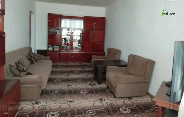 2 սենյականոց բնակարան Հայկ Գյուլիքևխյանի փողոցում, 52 քմ, կոսմետիկ վերանորոգում, քարե շենք