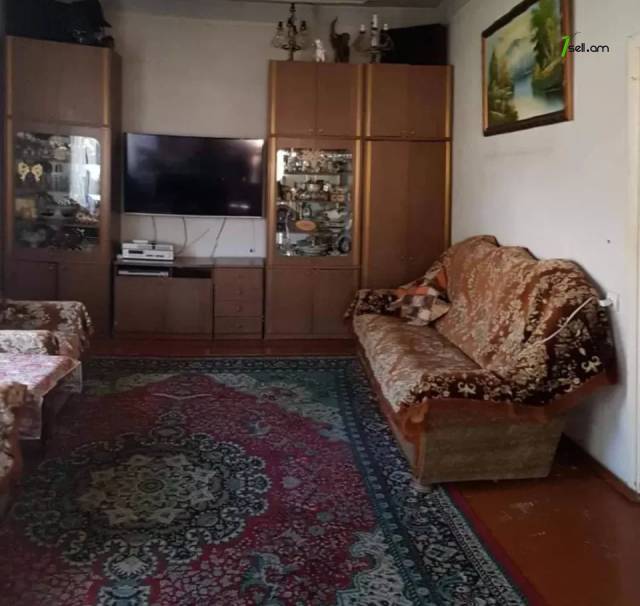 Երկու հարկանի քարե տուն Ավանում, 470 ք.մ., 2 սանհանգույց