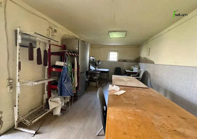 Երկու հարկանի քարե տուն 15-րդ փողոցում Շենգավիթում, 597 քմ, 2 սանհանգույց, կոսմետիկ վերանորոգում