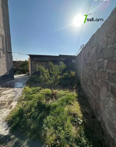 Երկու հարկանի տուն Հատիսի փողոցում Աբովյանում, 210 ք.մ., 3+ սանհանգույց, եվրովերանորոգված