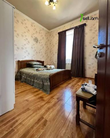 Երեք հարկանի քարե տուն, Նոյ թաղամաս Մալաթիա Սեբաստիայում, 360 ք.մ., 3+ սանհանգույց